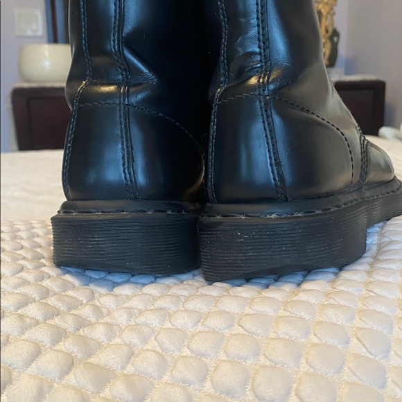Dr Martens ladies size 6 US - Picture 7 of 16